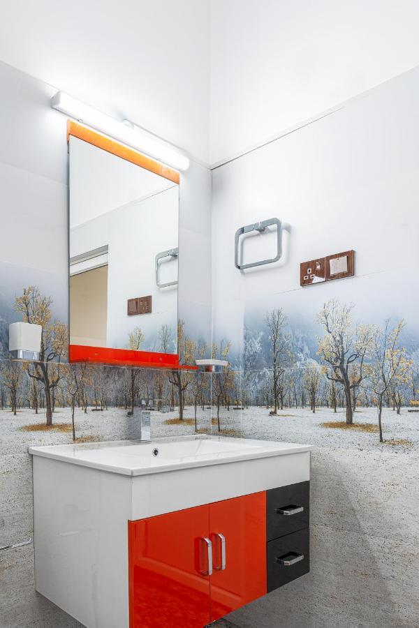 White Land City Hotel 담불라 외부 사진