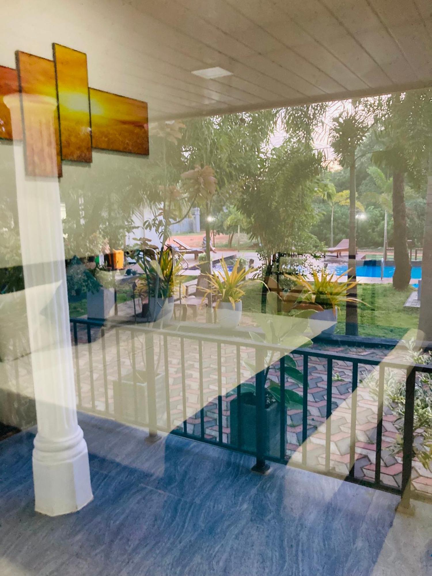 White Land City Hotel 담불라 외부 사진